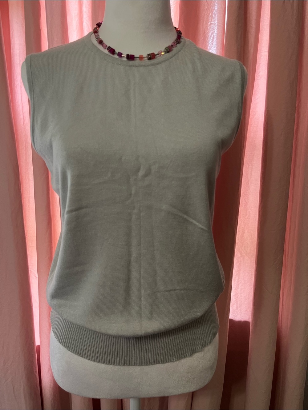 Sleeveless Knit Top in Light Gray